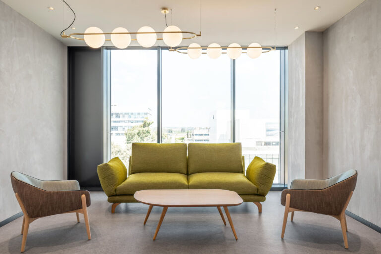 canapé modulable à accoudoirs inclinables