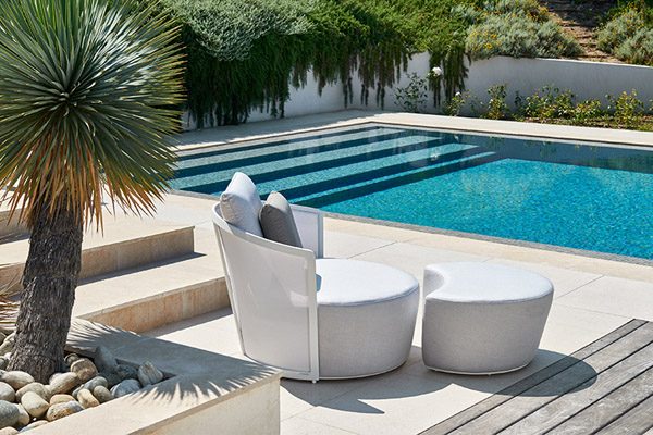 Mobilier-de-jardin-et-bain-de-soleil-design-original-Cielo-1