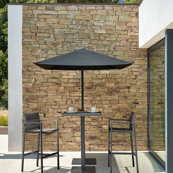 Tabouret-extérieur-avec-accoudoirs-anthracite