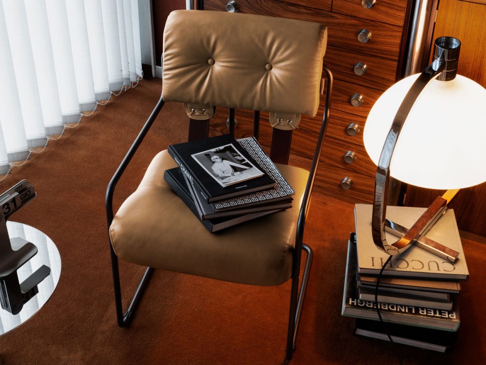 Chaise à accoudoirs retro